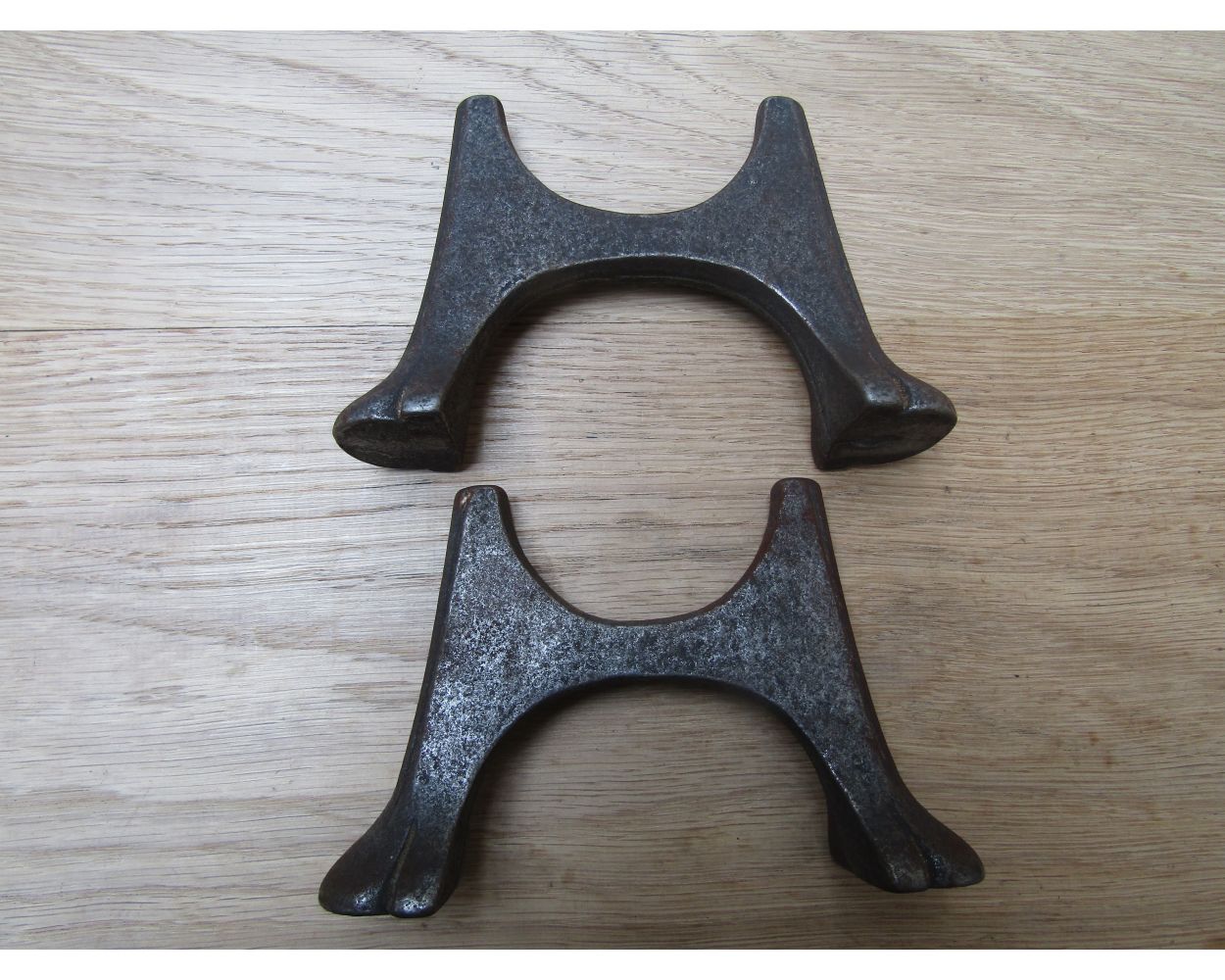 Modus Radiator Cast Feet Medium 70mm Cast Iron Radiator Feet | Ironmongery World